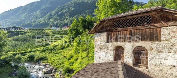 Вилла с 13 спальнями в Мале, Италия № 105568 8