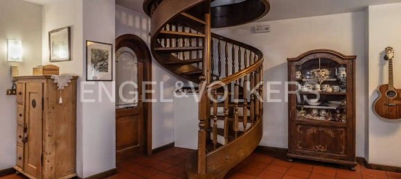 Вилла с 13 спальнями в Мале, Италия № 105568 17