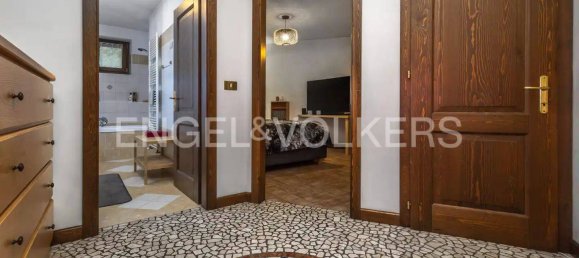 Вилла с 13 спальнями в Мале, Италия № 105568 19