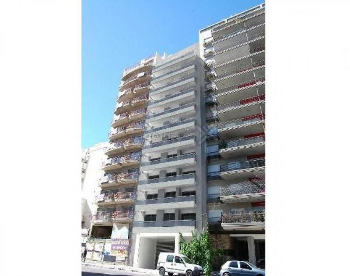 Apartamento de 3 dormitorios en Buenos Aires, Argentina No. 101888