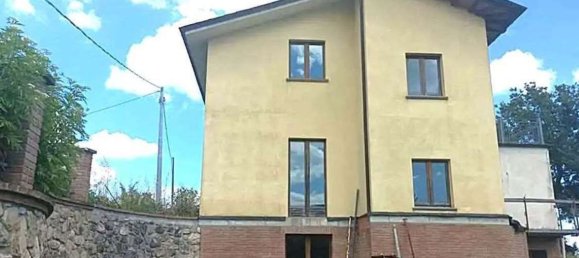 5 bedrooms House in Gubbio, Italy No. 353182 10