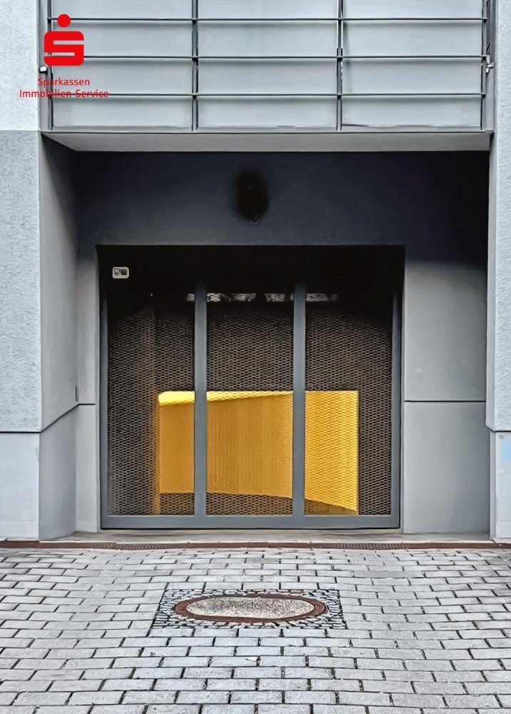  Parking in Munich, Germany No. 281309