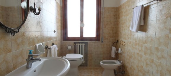 5 rooms Apartment in Vinci, Italy No. 289693 6