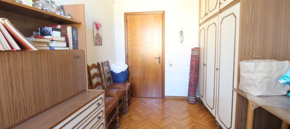 5 rooms Apartment in Vinci, Italy No. 289693 10