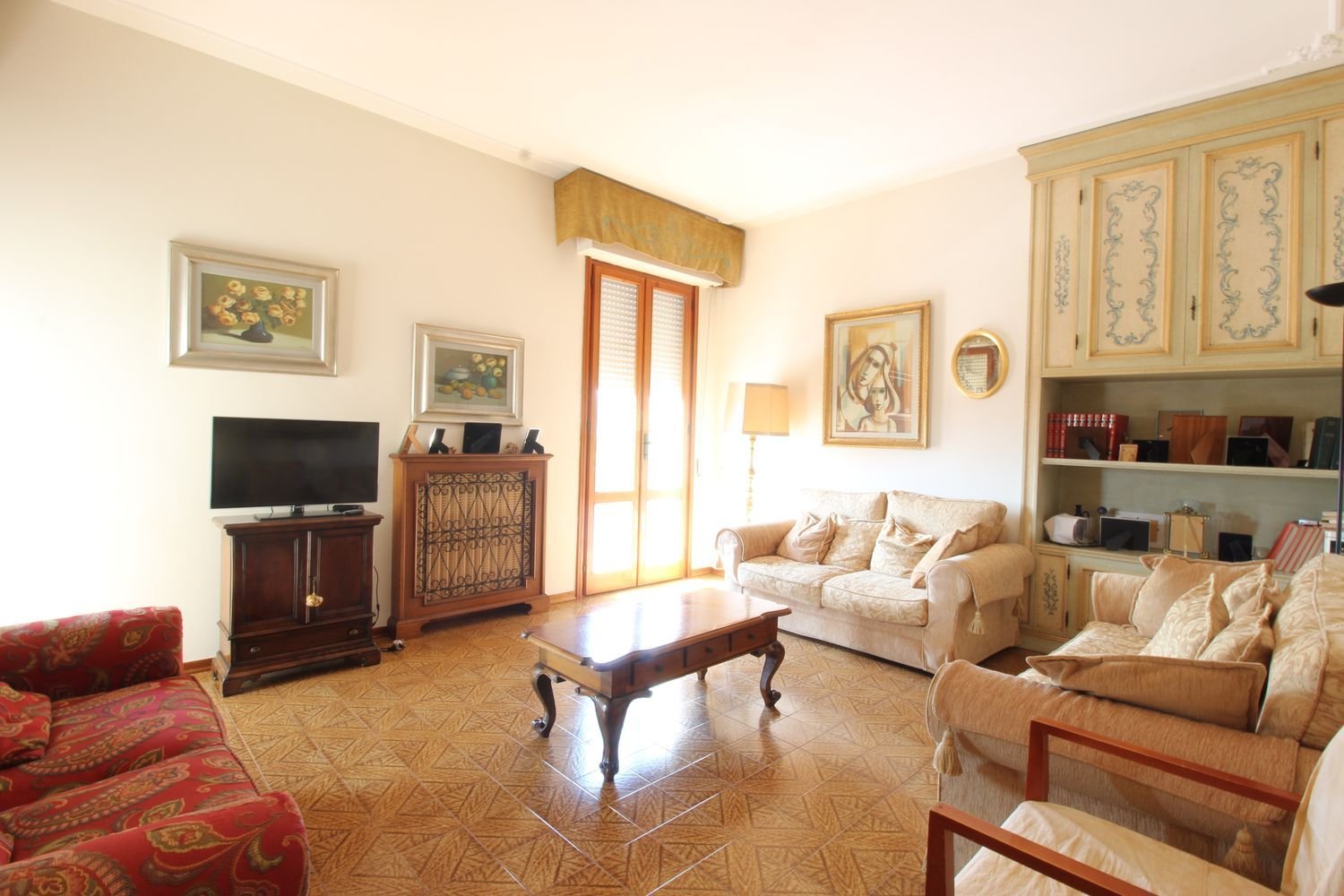 5 rooms Apartment in Vinci, Italy No. 289693
