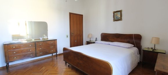 5 rooms Apartment in Vinci, Italy No. 289693 15