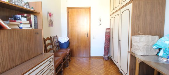 5 rooms Apartment in Vinci, Italy No. 289693 9