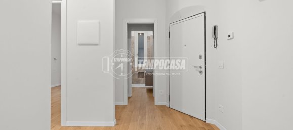 2 bedrooms Apartment in Milan, Italy No. 328663 6