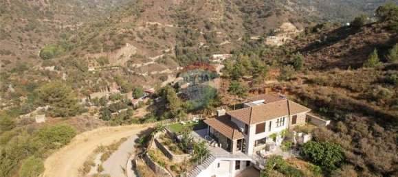 5 bedrooms Villa in Kalopanayiotis, Cyprus No. 17065 3