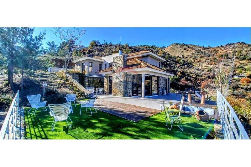 5 bedrooms Villa in Kalopanayiotis, Cyprus No. 17065