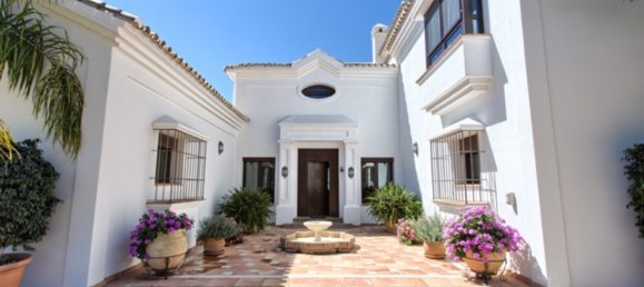 5 bedrooms Villa in Malaga, Spain No. 102943 7