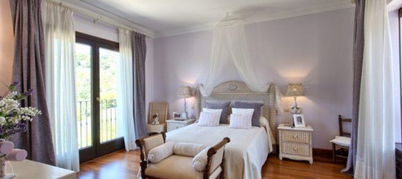 5 bedrooms Villa in Malaga, Spain No. 102943 23