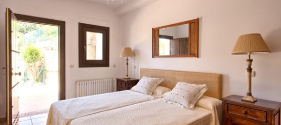 5 bedrooms Villa in Malaga, Spain No. 102943 19