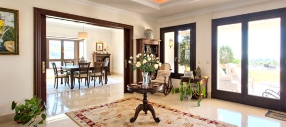 5 bedrooms Villa in Malaga, Spain No. 102943 13