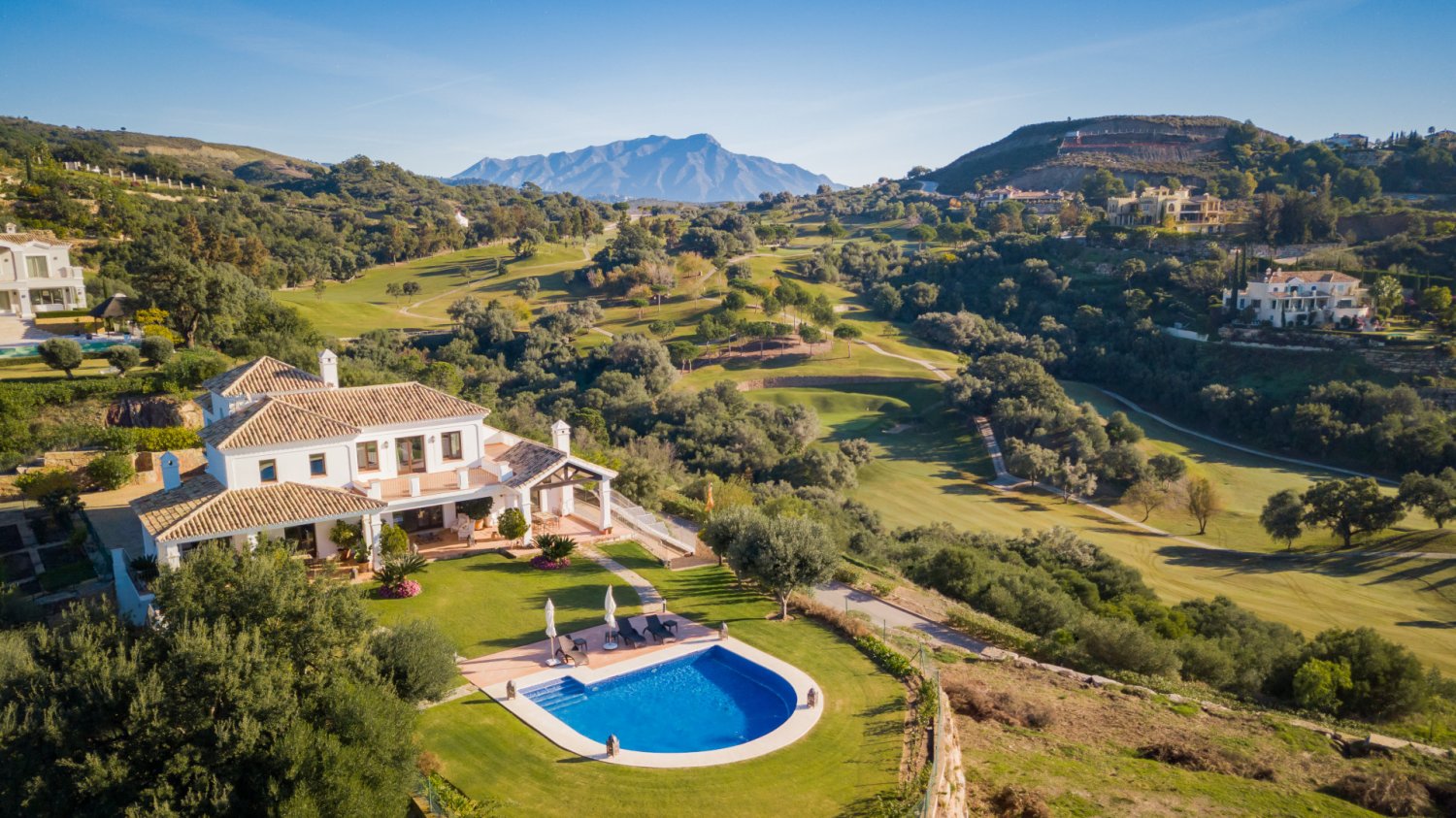 5 bedrooms Villa in Malaga, Spain No. 102943