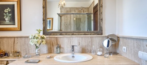 5 bedrooms Villa in Malaga, Spain No. 102943 32