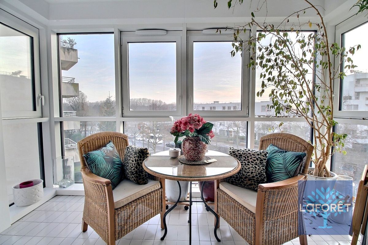 3 Schlafzimmer Wohnung in Puteaux, France, Nr. 140113