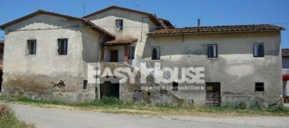 13 rooms House in Terranuova Bracciolini, Italy No. 67077 4