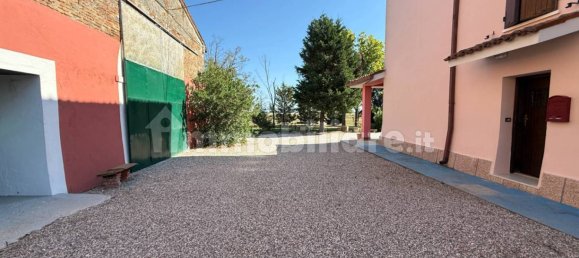 3 Schlafzimmer Wohnung in Poggio Rusco, Italy, Nr. 301066 9