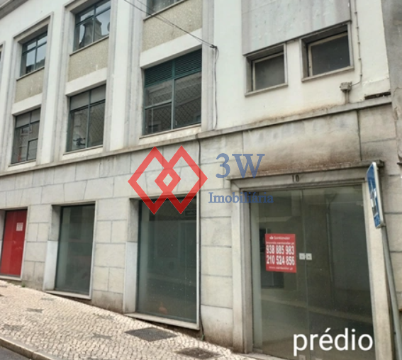 215m² Commercial property in Torres Novas, Portugal No. 333388