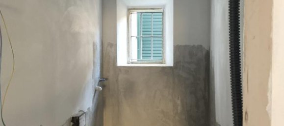3 rooms Apartment in Florence, Italy No. 33013 11
