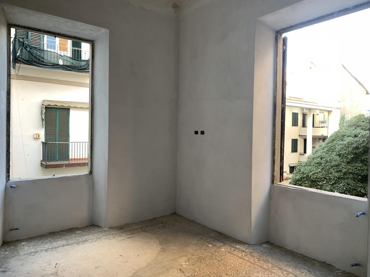 3 rooms Apartment in Florence, Italy No. 33013