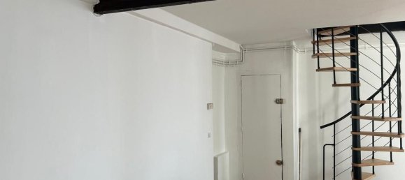 Dúplex de 2 dormitorios en Romainville, France No. 176199 3