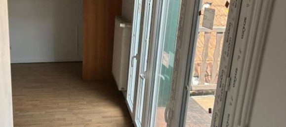 Dúplex de 2 dormitorios en Romainville, France No. 176199 5