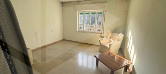 5 rooms House in Altissimo, Italy No. 19244 3