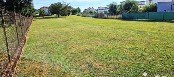 939m² Land in Marnay, France No. 80187 4