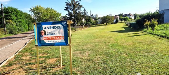 939m² Land in Marnay, France No. 80187 9