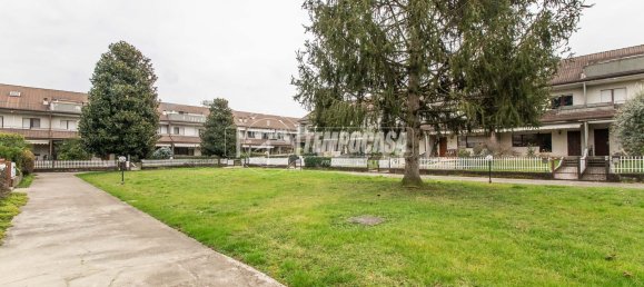 4-Zimmer Villa in Limbiate, Italy, Nr. 181968 2