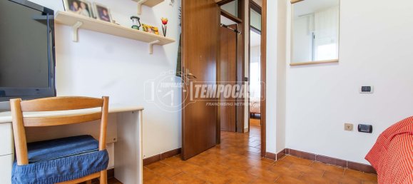 4-Zimmer Villa in Limbiate, Italy, Nr. 181968 9