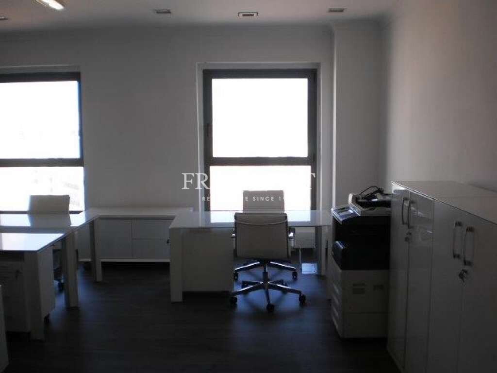  مكتب في Saint Julian's, Malta 47متر مربع رقم 12941