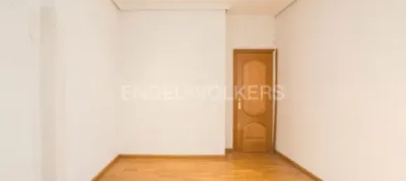 Apartamento de 2 dormitorios en Madrid, Spain No. 185553 18