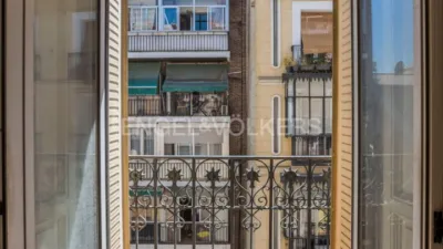 Apartamento de 2 dormitorios en Madrid, Spain No. 185553