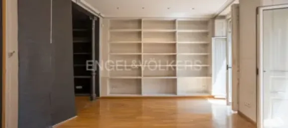 Apartamento de 2 dormitorios en Madrid, Spain No. 185553 4