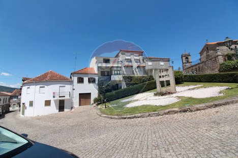 257m² Building in Belmonte, Portugal No. 64970