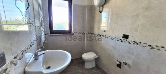 3 rooms Apartment in Viterbo, Italy No. 140441 11
