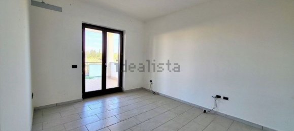3 rooms Apartment in Viterbo, Italy No. 140441 10