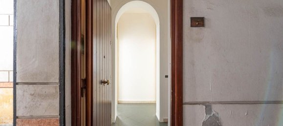 3-salle Appartement à Palermo, Italy No. 309363 5