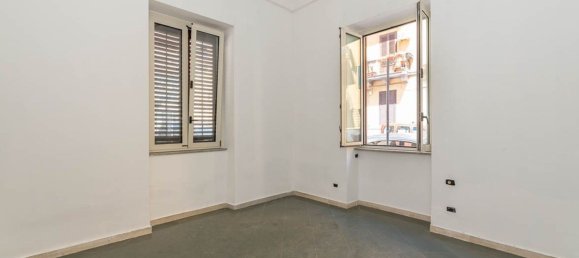 3-salle Appartement à Palermo, Italy No. 309363 11