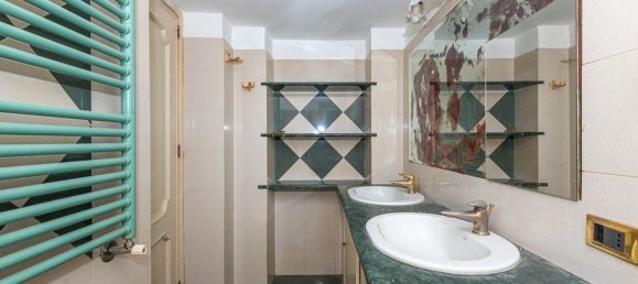 3-salle Appartement à Palermo, Italy No. 309363 8