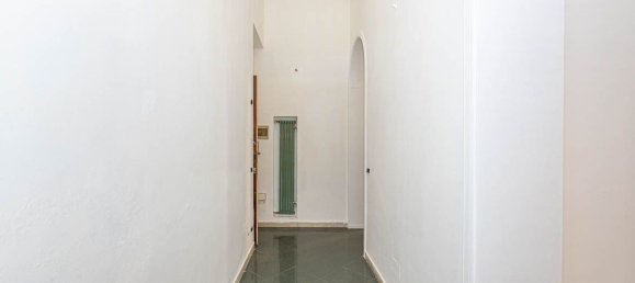 3-salle Appartement à Palermo, Italy No. 309363 9