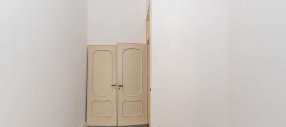 3-salle Appartement à Palermo, Italy No. 309363 14