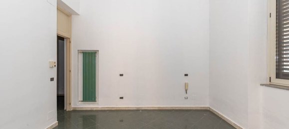 3-salle Appartement à Palermo, Italy No. 309363 12