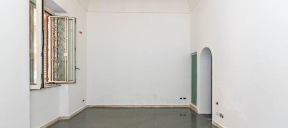 3-salle Appartement à Palermo, Italy No. 309363 16