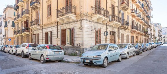 3-salle Appartement à Palermo, Italy No. 309363 2