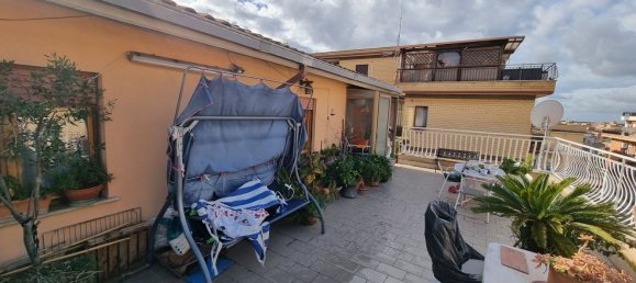 3-salle Appartement à Pomezia, Italy No. 256944 21