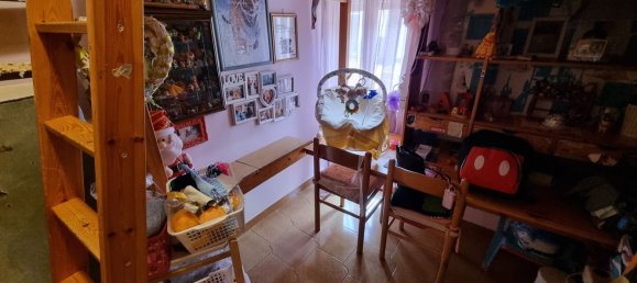 3-salle Appartement à Pomezia, Italy No. 256944 15